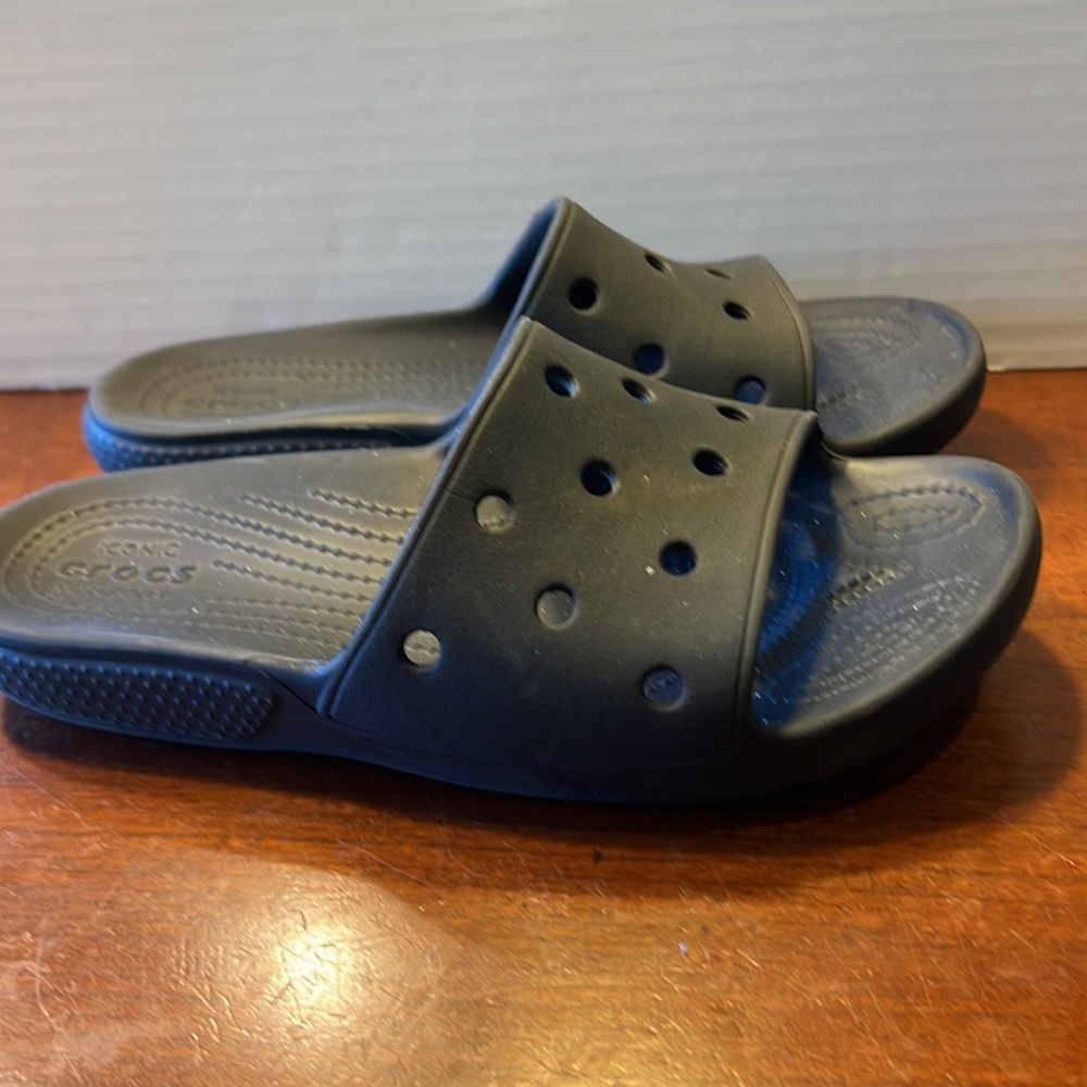 Crocs Comfort Sandle - Picture 2 of 4